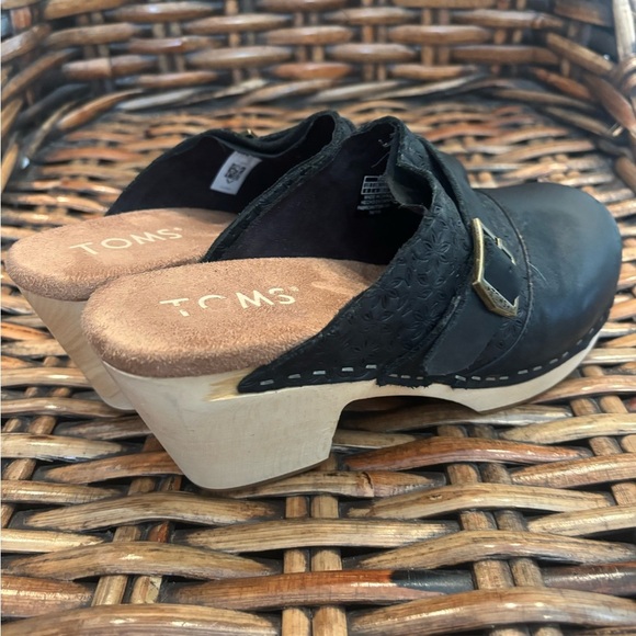 Tom's Elisa Wooden Heel Clog
Black and Cream Leather Mules with Buckle - Picture 7 of 9